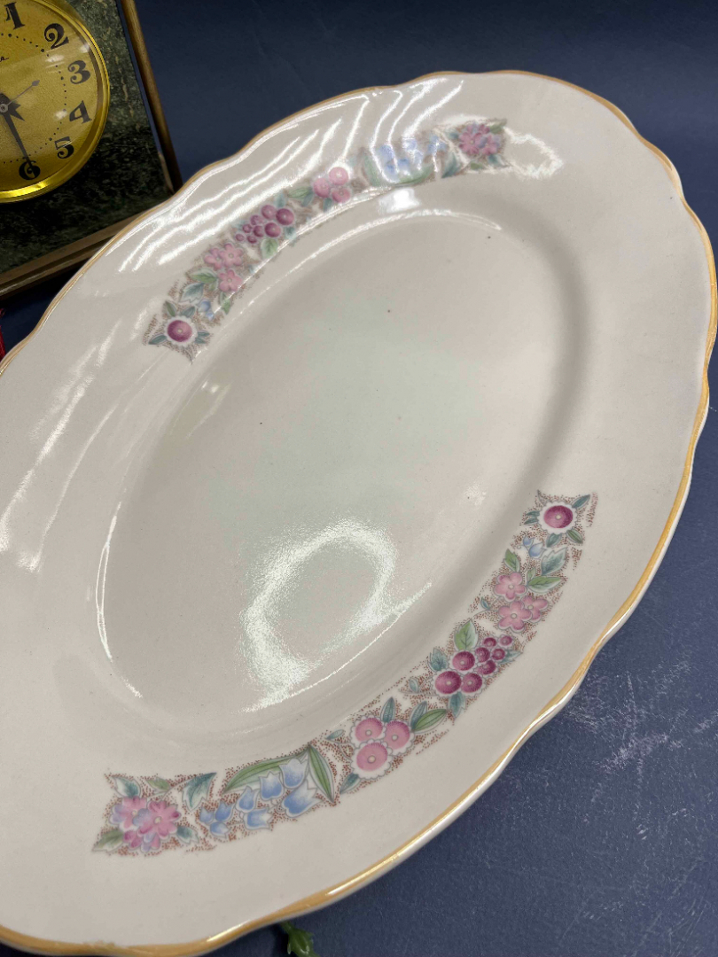 Блюдо сервировочное овальной формы Коростенский ФЗ 1962-1972гг. Фарфор, деколь, перламутр. Винтаж. Картинка 5